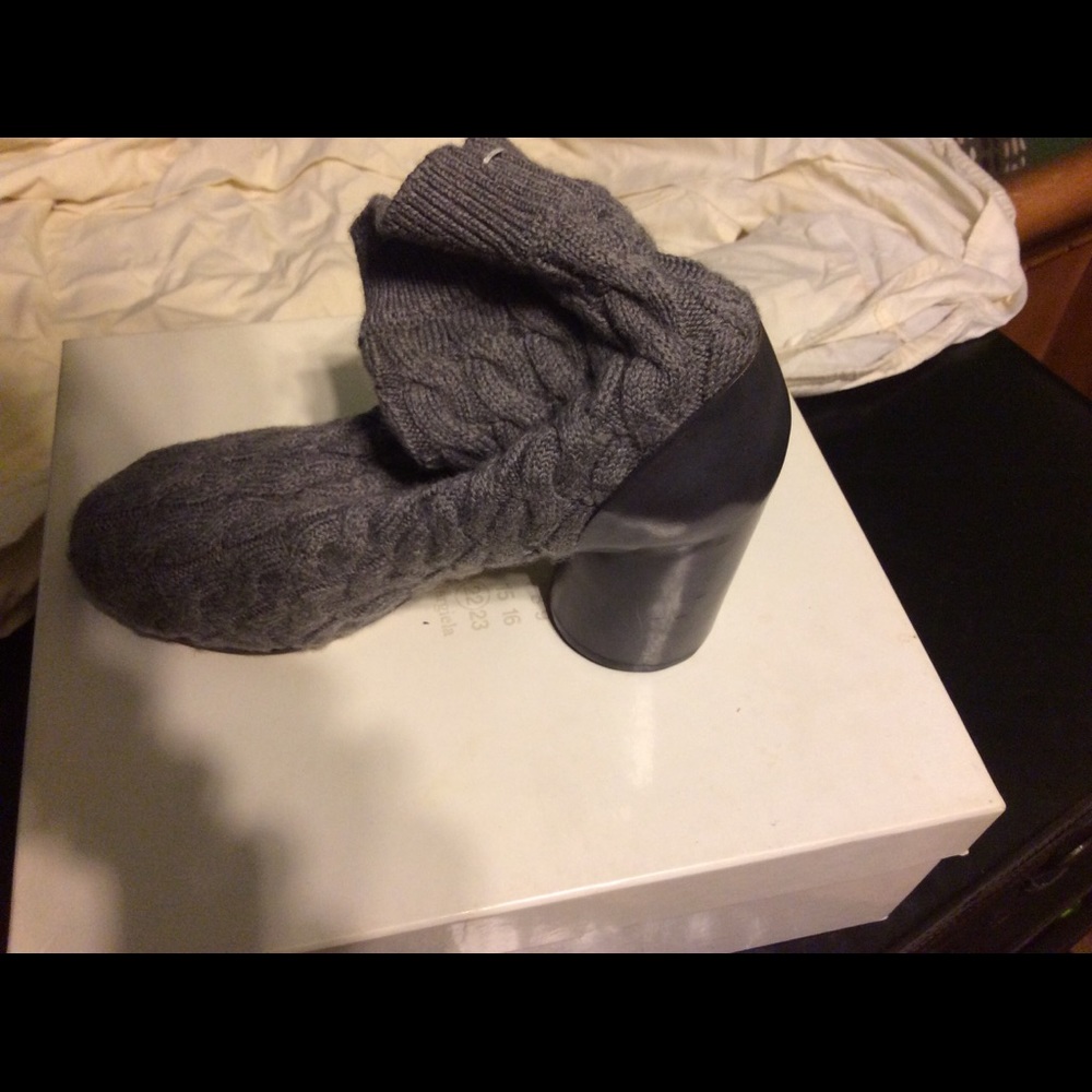 Boots - Picture 3 of 6